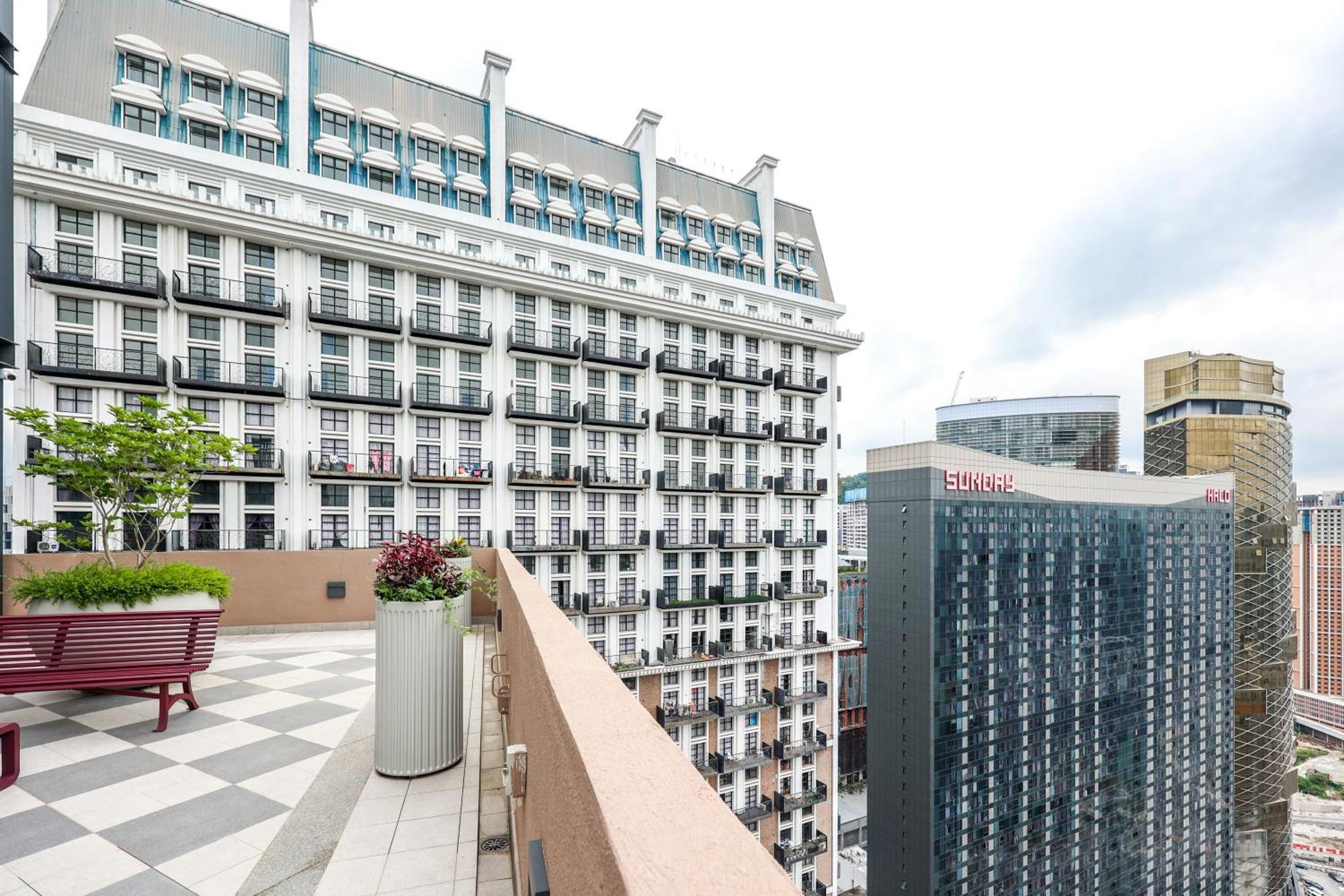 Mossaz Suites By Mykey เปอตาลิงจายา ภายนอก รูปภาพ